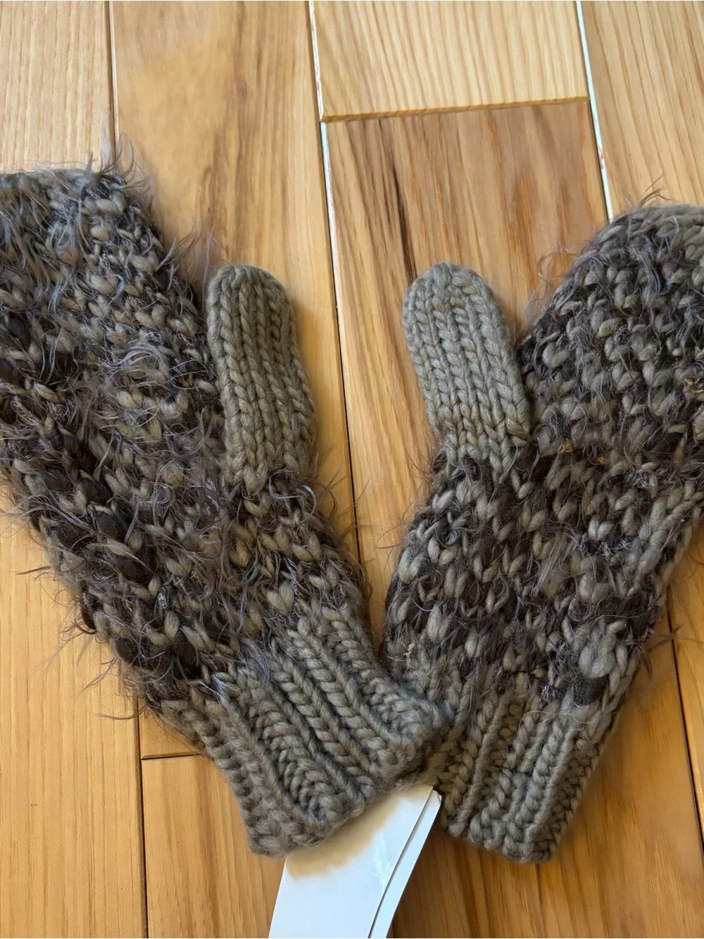NEW Madden Girl Brown Eyelash Knit Mittens